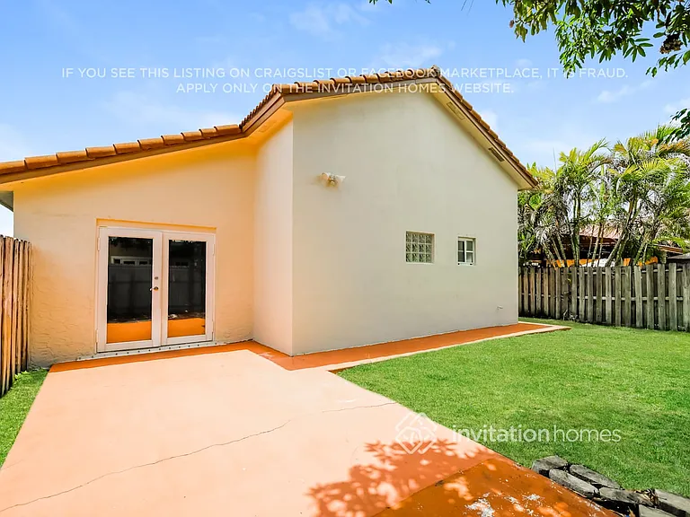 8301 NW 194th Ter — Photo 10