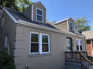 1922 Chambers Rd, Saint Louis, MO 63136