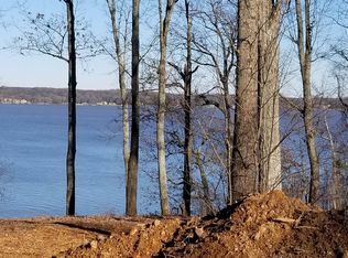 169 Crowne Point Dr, Muscle Shoals, AL 35661