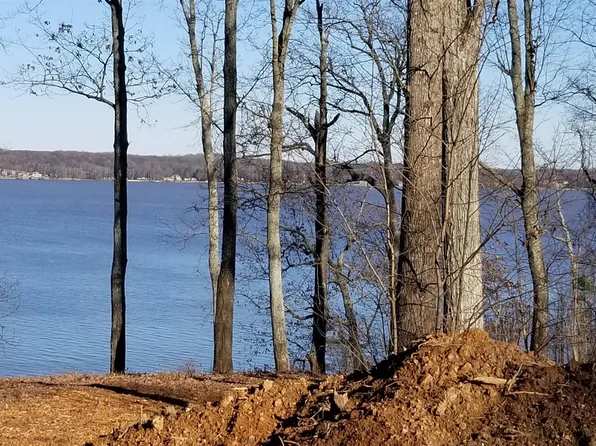 169 Crowne Point Dr, Muscle Shoals, AL 35661