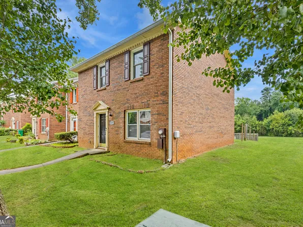 4691 Shumate Dr, Stone Mountain, GA 30083