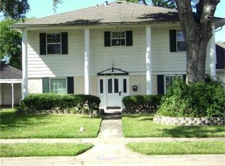 1810 Marlock Ln, Pasadena, TX 77502
