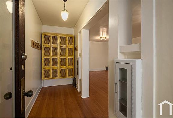 2nd image of 315 N L St Unit C