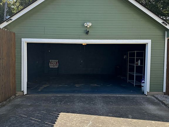 4th image of 2710 Wolff Dr