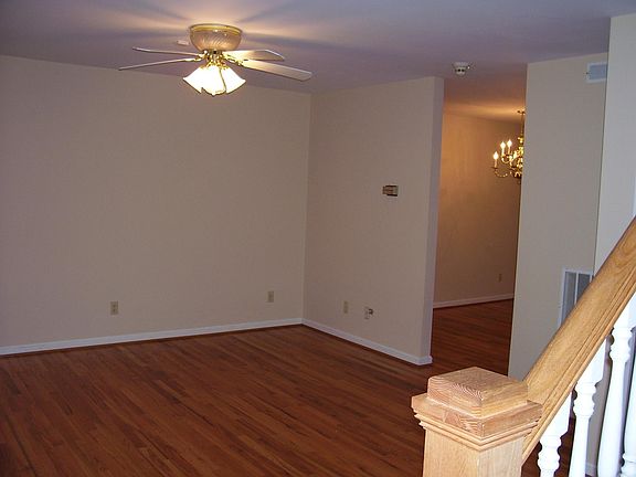 Living rm hardwood floors