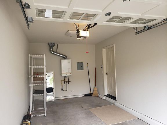 5th image of 408 Coronado Ave
