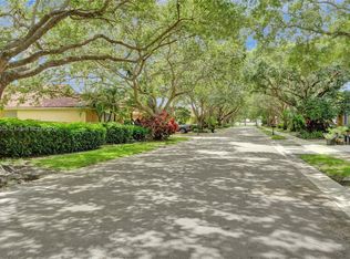 10066 NW 2nd St, Plantation, FL 33324