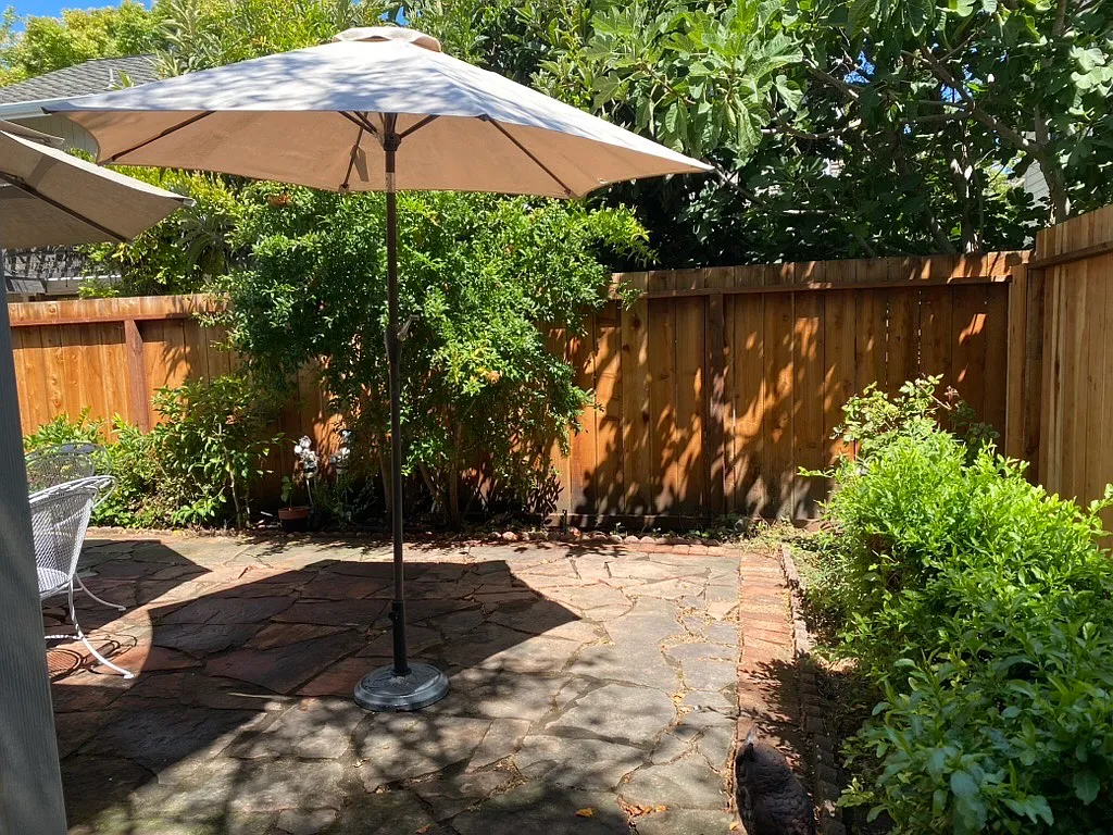 2 bed, 900 sqft, $3,995 — Photo 3