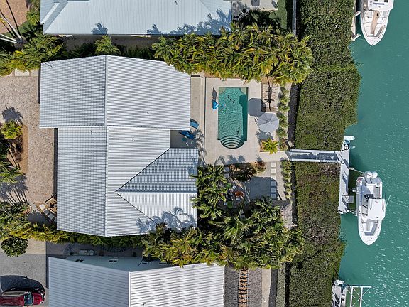 4th image of 160 13th St