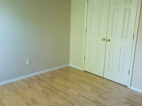 5th image of 630 NE Swann Cir