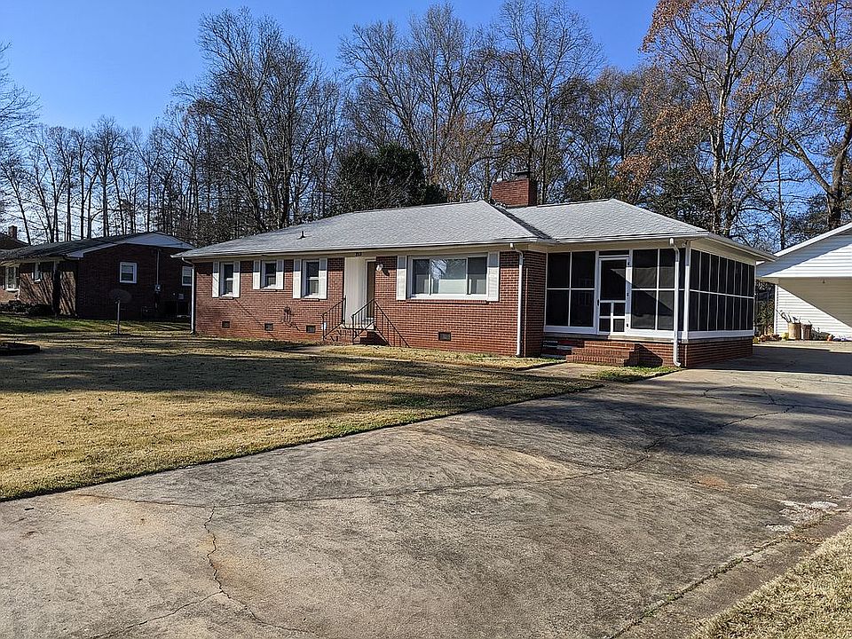 1st image of 213 Madison Dr