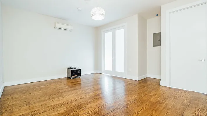 Rented by Nooklyn NYC LLC | media 29