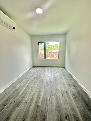 Rented by Luxian International Realty LLC | media 10