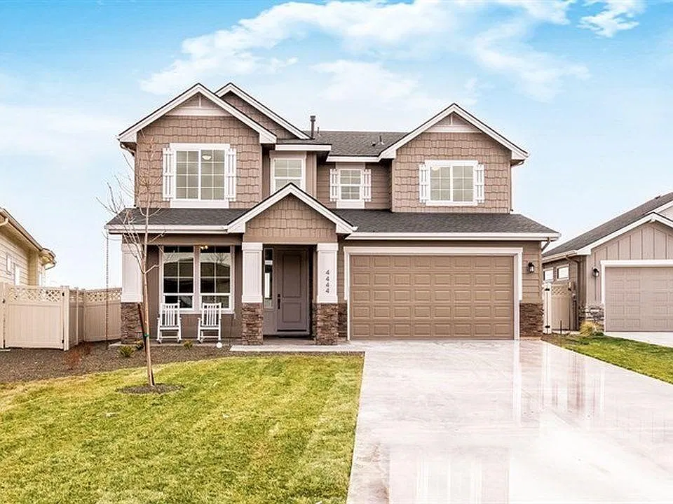 4 bed, 2.5 bath, 2382 sqft, $2,495 — Photo 1