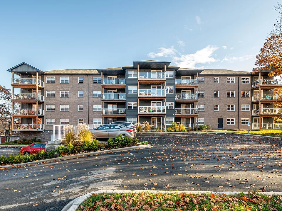 72 Primrose St #201