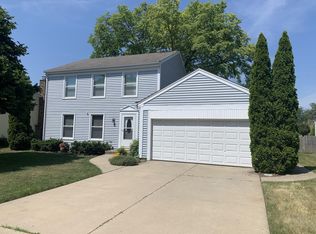 1208 Dannet Ct, Buffalo Grove, IL 60089