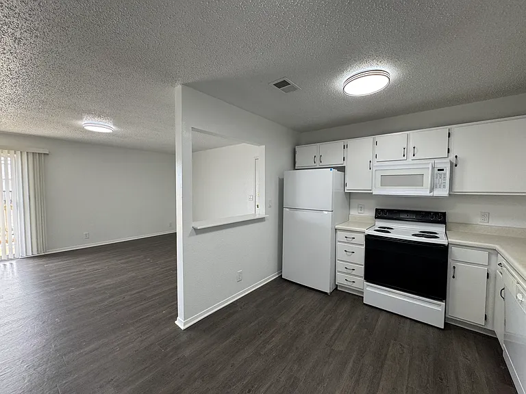 Prairie View Apartments — Photo 3