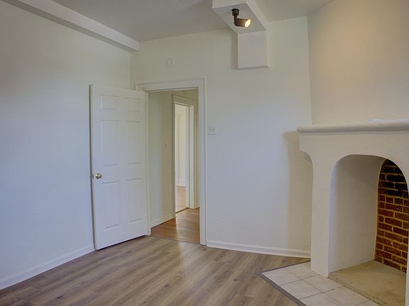 5th image of 720 N Main St APT 1