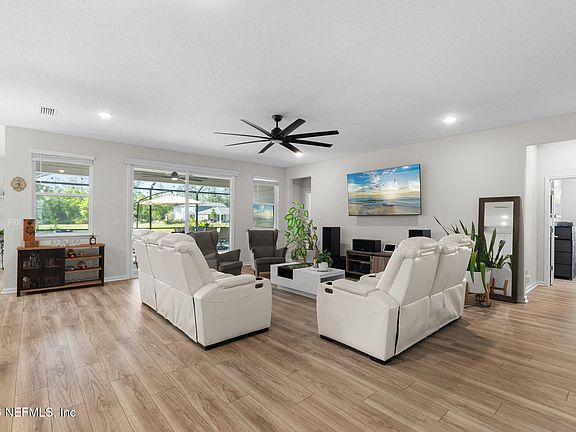 4th image of 424 WAMBAW Drive