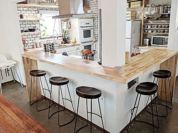 Wrap around waterfall bar