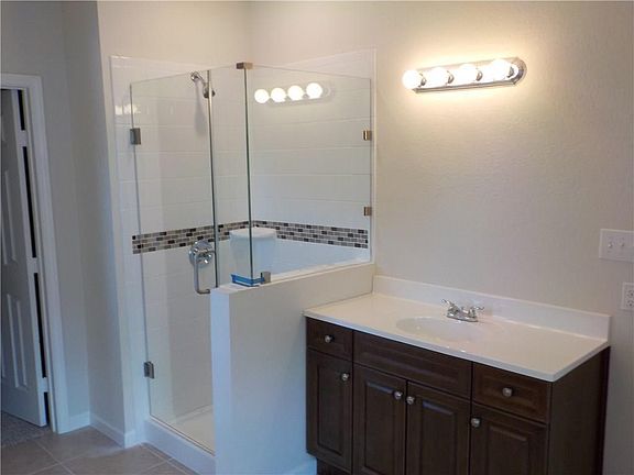 4th image of 2511 Palisades Pl
