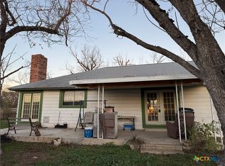 2742 W Kingsbury St, Seguin, TX 78155