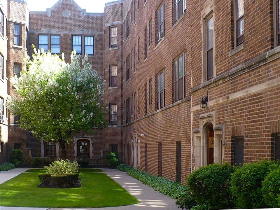 1st image of 4243-12 N Hermitage Ave #2A