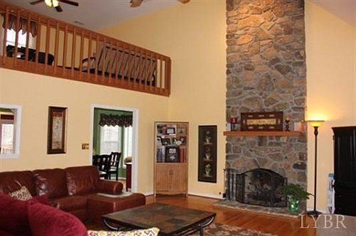 5th image of 104 Hardwood Ct