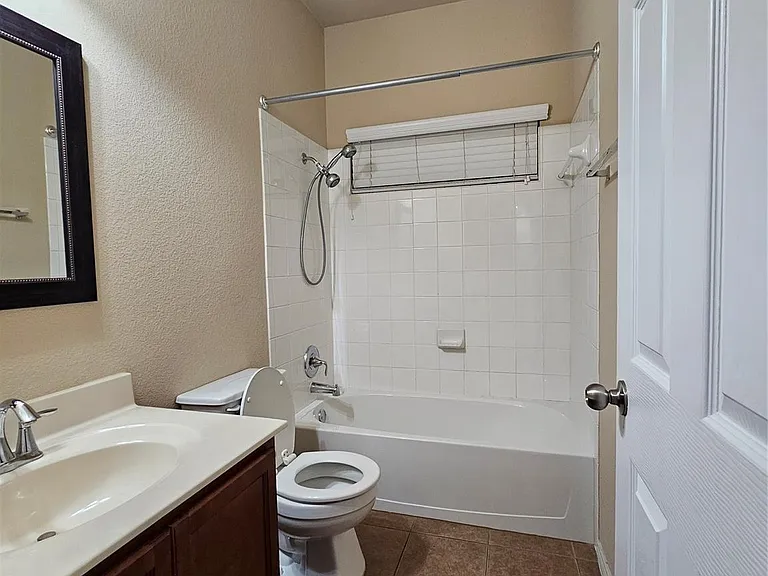2306 Scott Dr — Photo 23