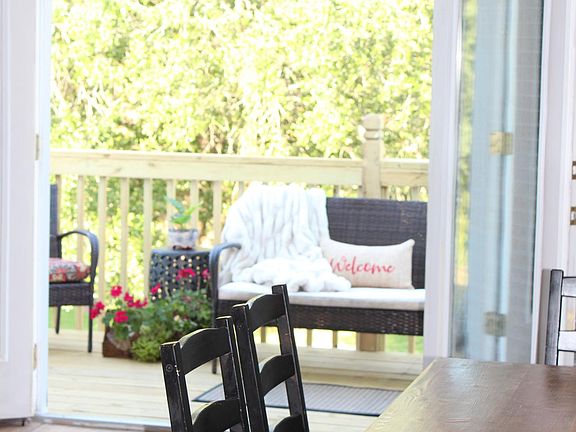 Living Room/ Back Balcony