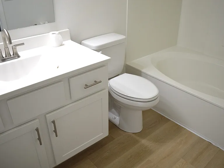 2305 McKenna Blvd — Photo 4