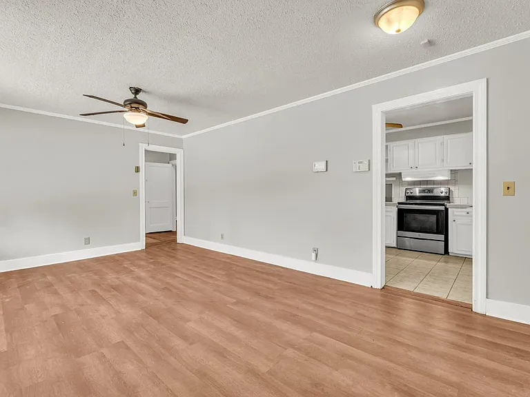 132 Juanita St — Photo 1