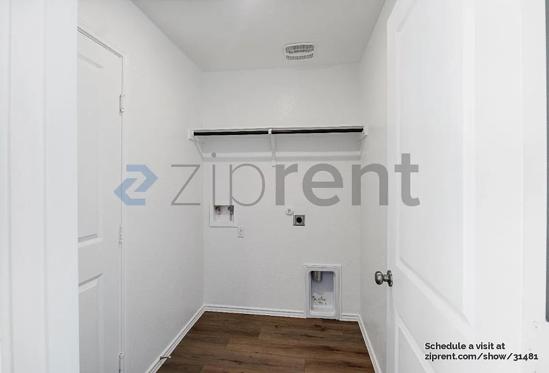 3 bed, 13 sqft, $1,800 — Photo 4