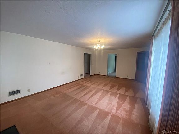 3rd image of 105 Green Valley Dr