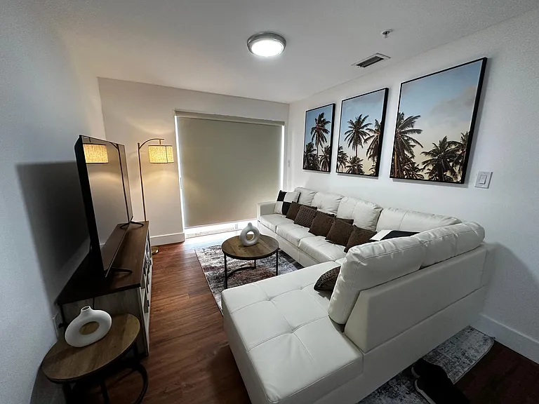 1638 SW 3rd St #202 — Photo 1