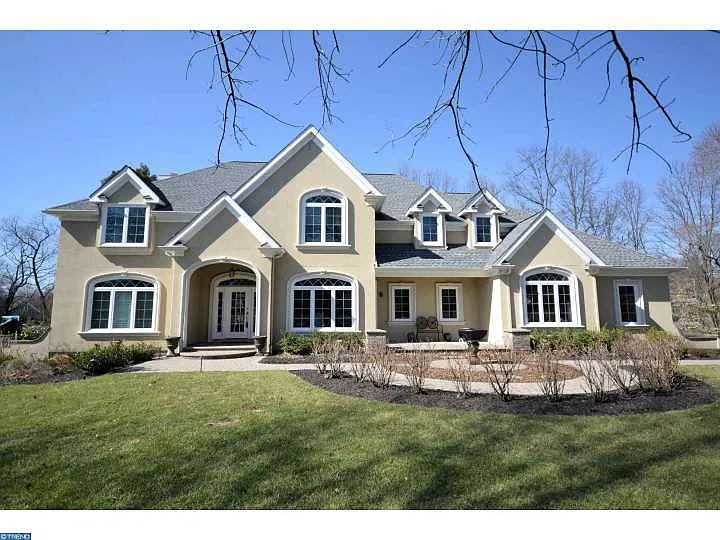 3710 Secondwoods Rd photo 1