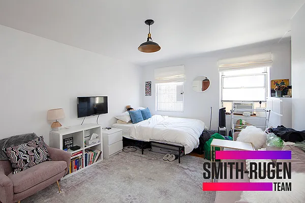 Rented by R New York | media 7