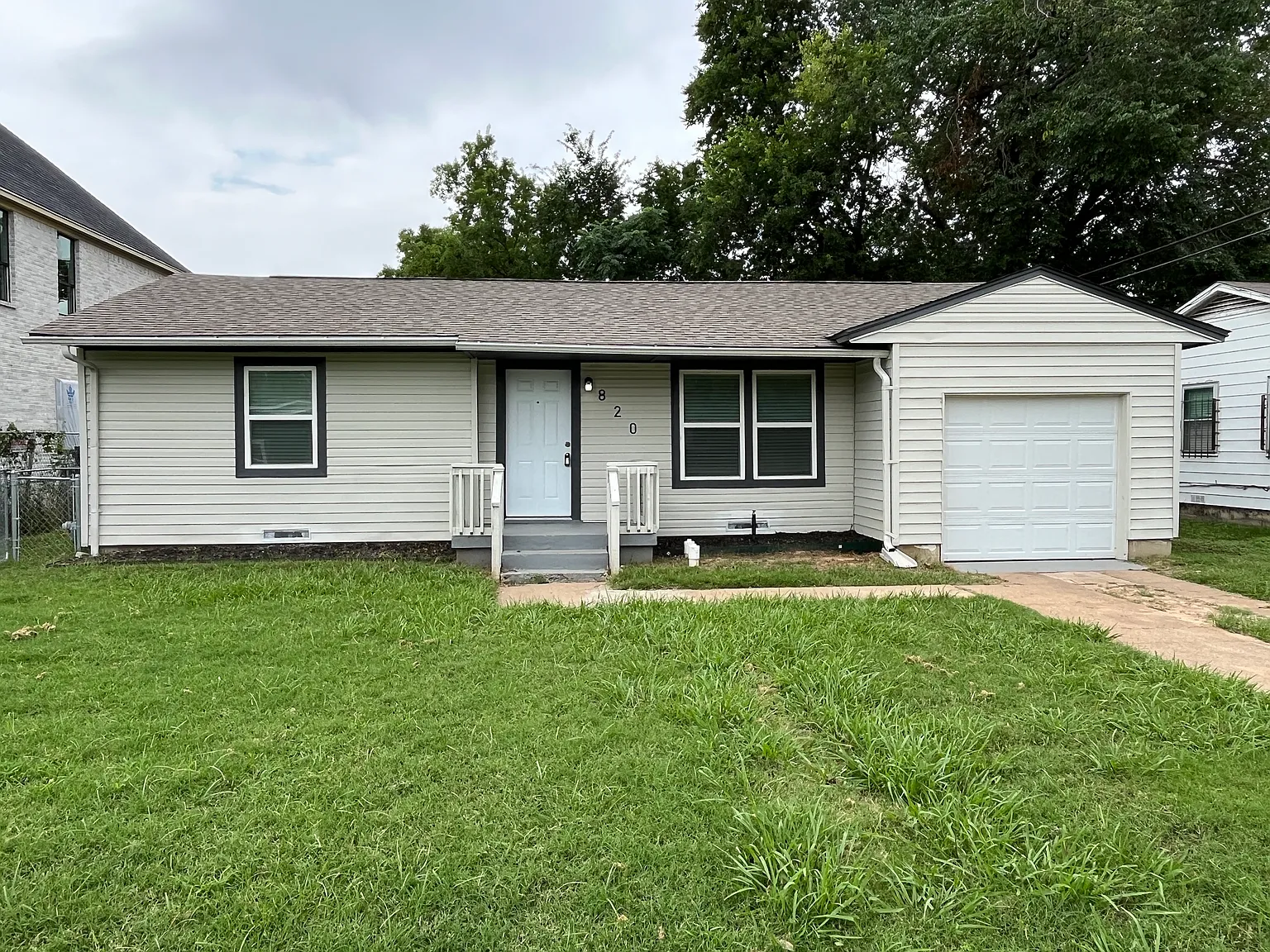2 bed, 852 sqft, $1,750 — Photo 1