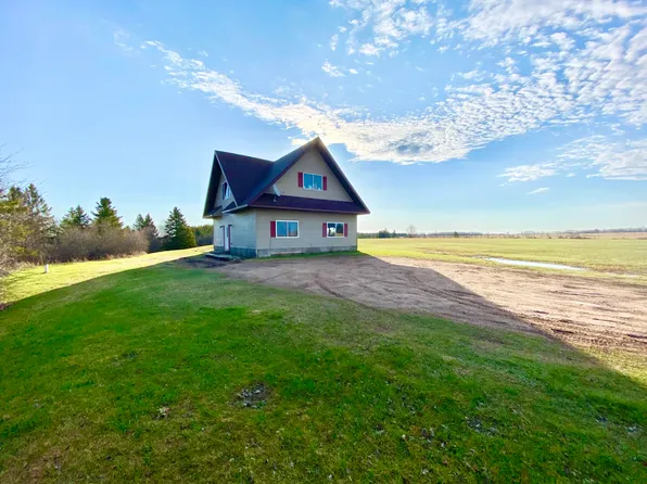 5471 S Shunk Rd, Sault Sainte Marie, MI 49783