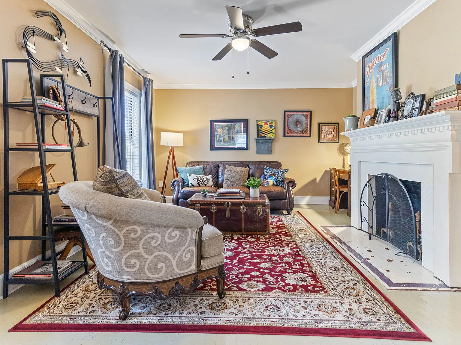905 W Wendover Ave — Photo 1