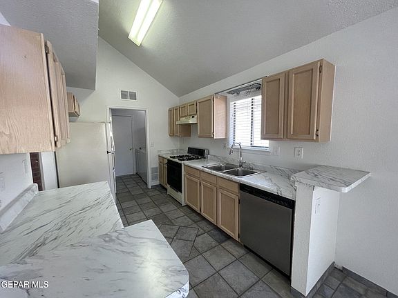 3rd image of 1300 Desert Jewel Dr