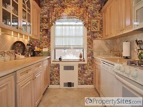 4th image of 24 Hamilton Pl APT D4