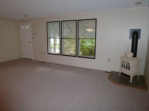 2nd image of 4 Sarah Ln