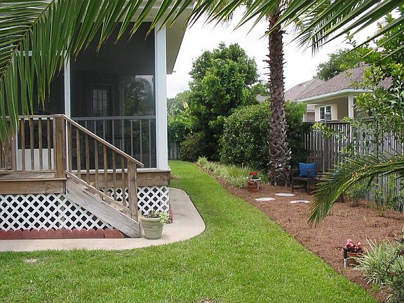 3rd image of 106 Hanging Moss Dr