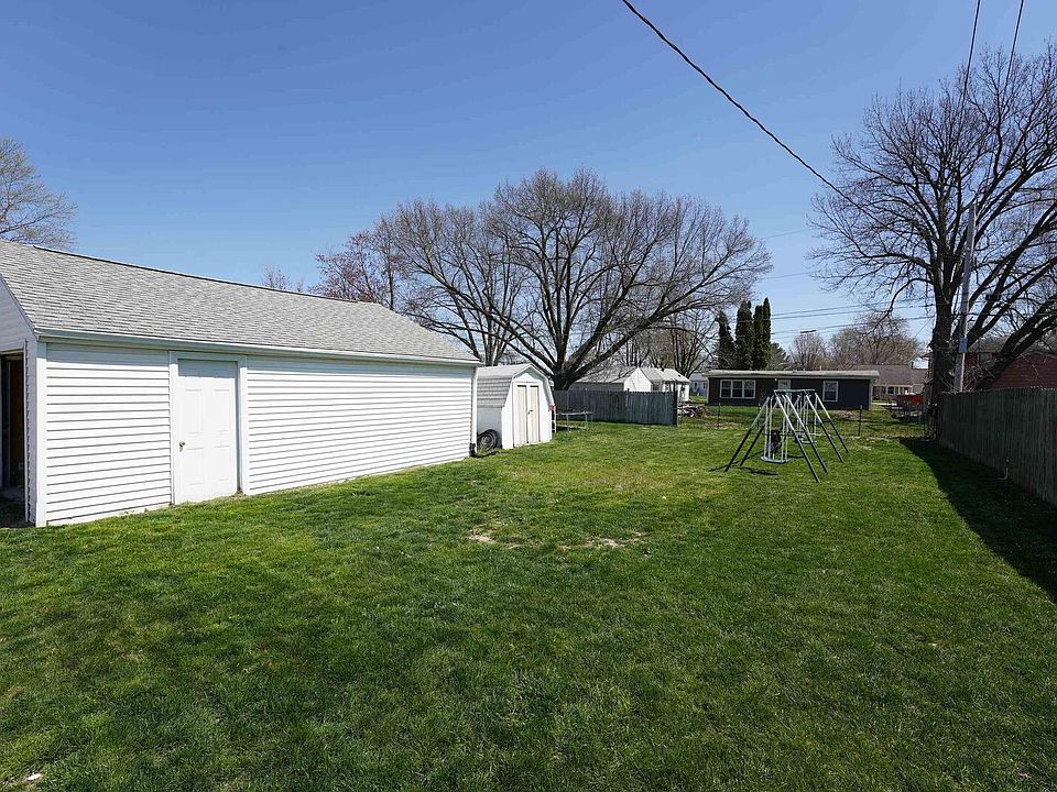 2nd image of 1025-1027 11th St