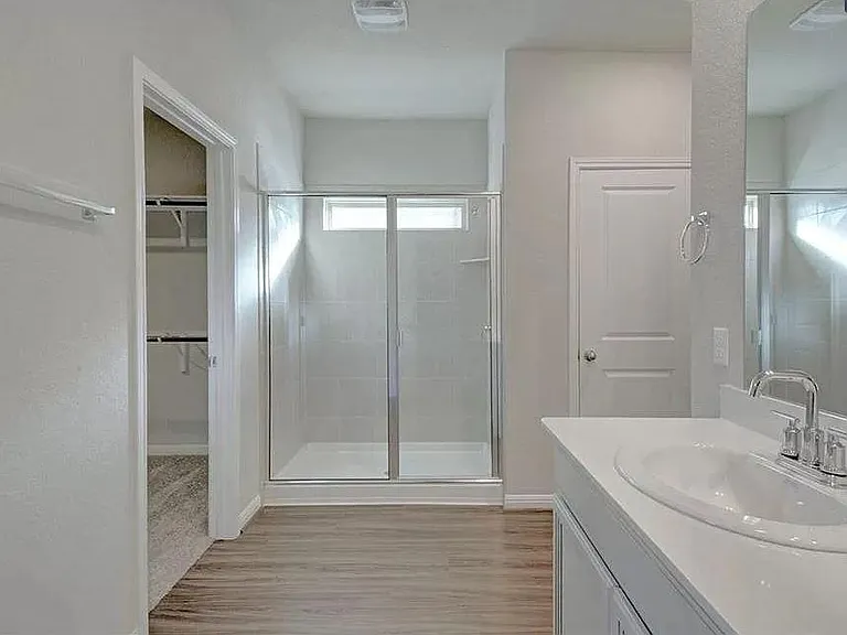 1605 Torre St — Photo 11