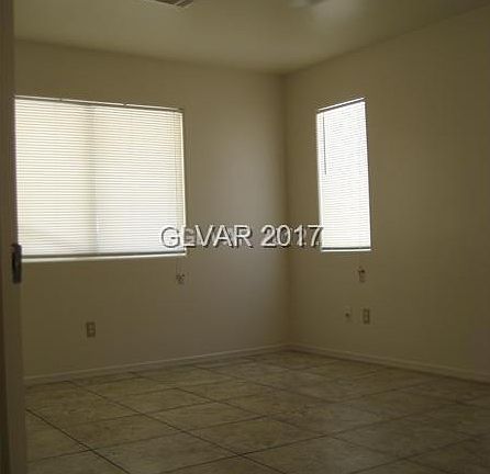 4th image of 1821 Mother Of Pearl St