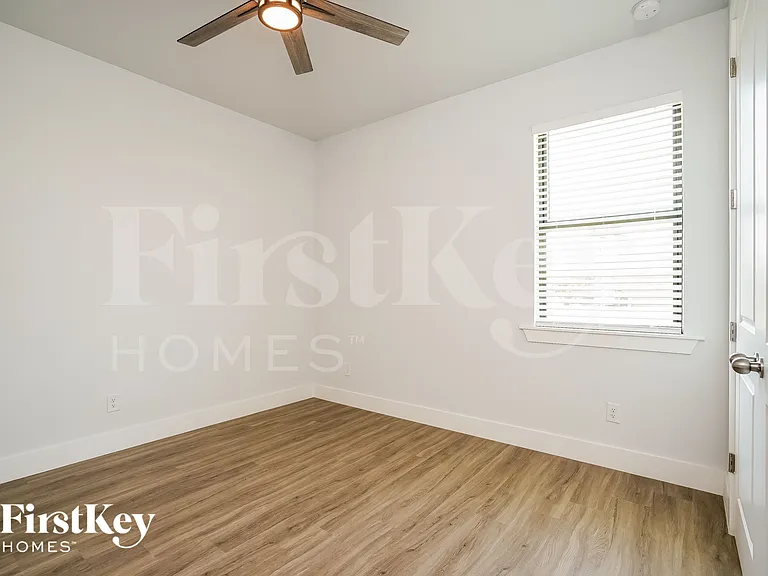 1131 NE 2nd Place Cpe — Photo 12