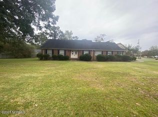 746 N Fairlane Dr, Grifton, NC 28530