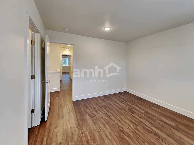 657 Dudley St — Photo 26